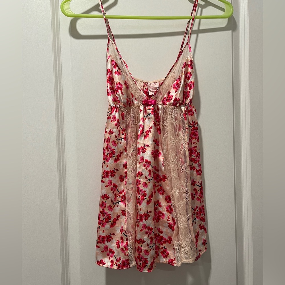 Small Victoria’s Secret slip top